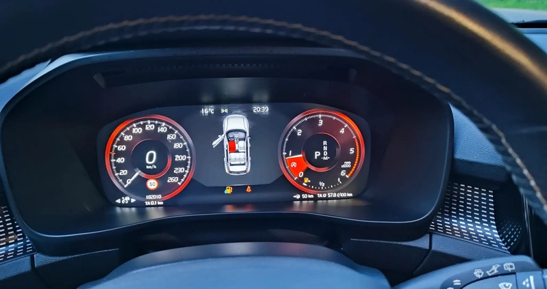 Volvo XC 40 cena 99900 przebieg: 182000, rok produkcji 2019 z Łazy małe 529